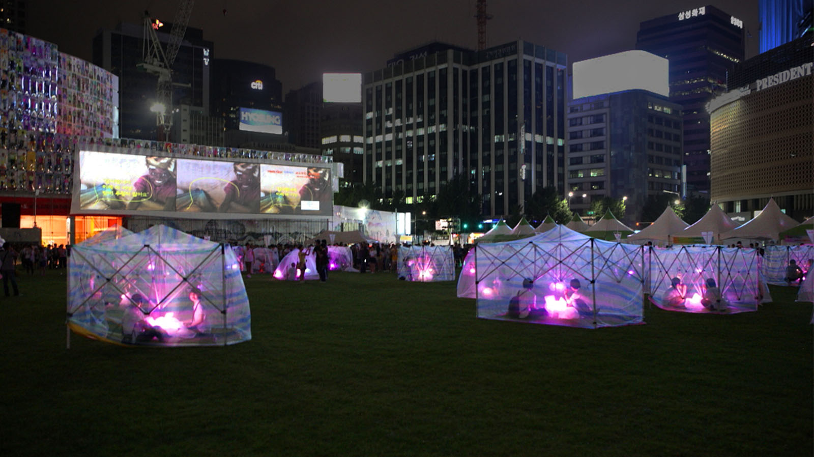 Nets Go at Seoul Plaza